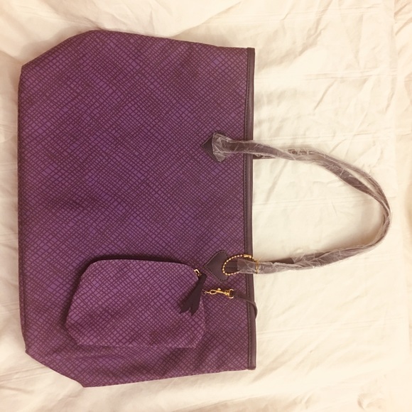 Vera Wang Handbags - Vera Wang- New tote bag